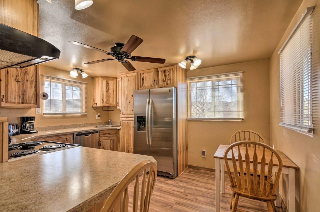 Cozy Home With Canyon Views 2 Mi To Grand Staircase Henrieville Luaran gambar